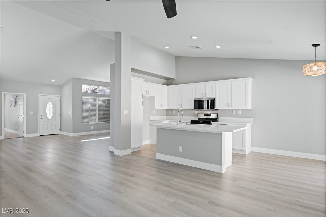 North Las Vegas, Nevada, 89031, United States, 4 Bedrooms Bedrooms, ,2 BathroomsBathrooms,Residential,For Sale,1947196