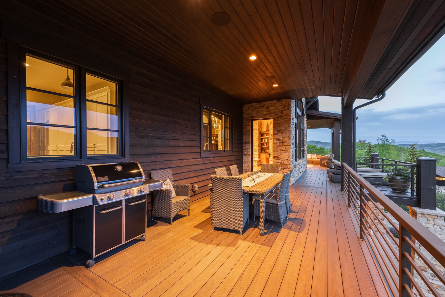  Luxury Custom Home in the Coveted Woods of Parleys Lane - 物件實景