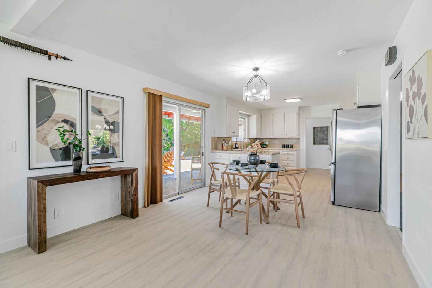 Los Altos, California, 94024, United States, 3 Bedrooms Bedrooms, ,2 BathroomsBathrooms,Residential,For Sale,1941644