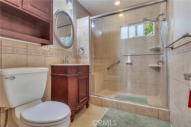 South Gate, California, 90280, United States, 4 Bedrooms Bedrooms, ,Residential,For Sale,1943165