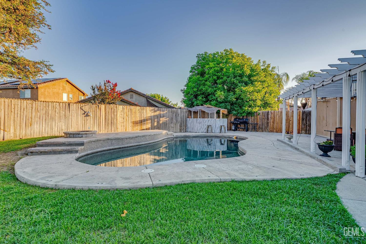 Bakersfield, California, 93313, United States, 4 Bedrooms Bedrooms, ,2 BathroomsBathrooms,Residential,For Sale,1882139