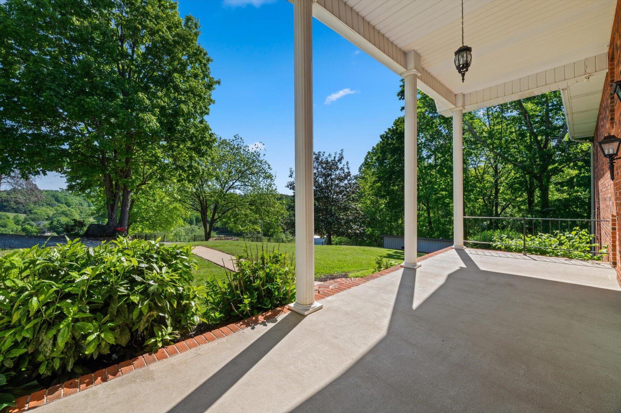 Athens, Tennessee, 37303, United States, 4 Bedrooms Bedrooms, ,3 BathroomsBathrooms,Residential,For Sale,1983022