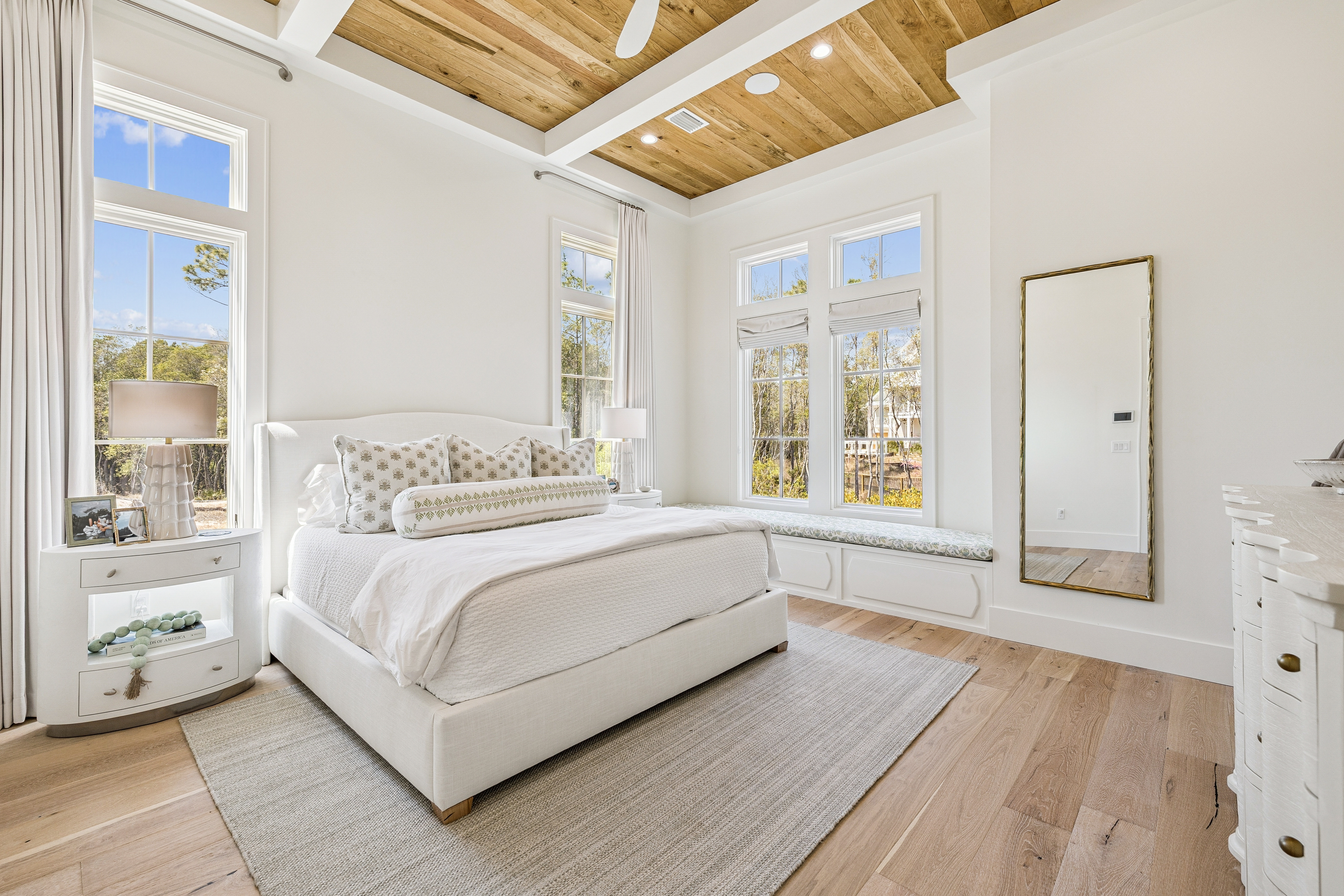  Refined Coastal Residence With Designer Interiors And Exceptional Craftsmanship - 物件實景