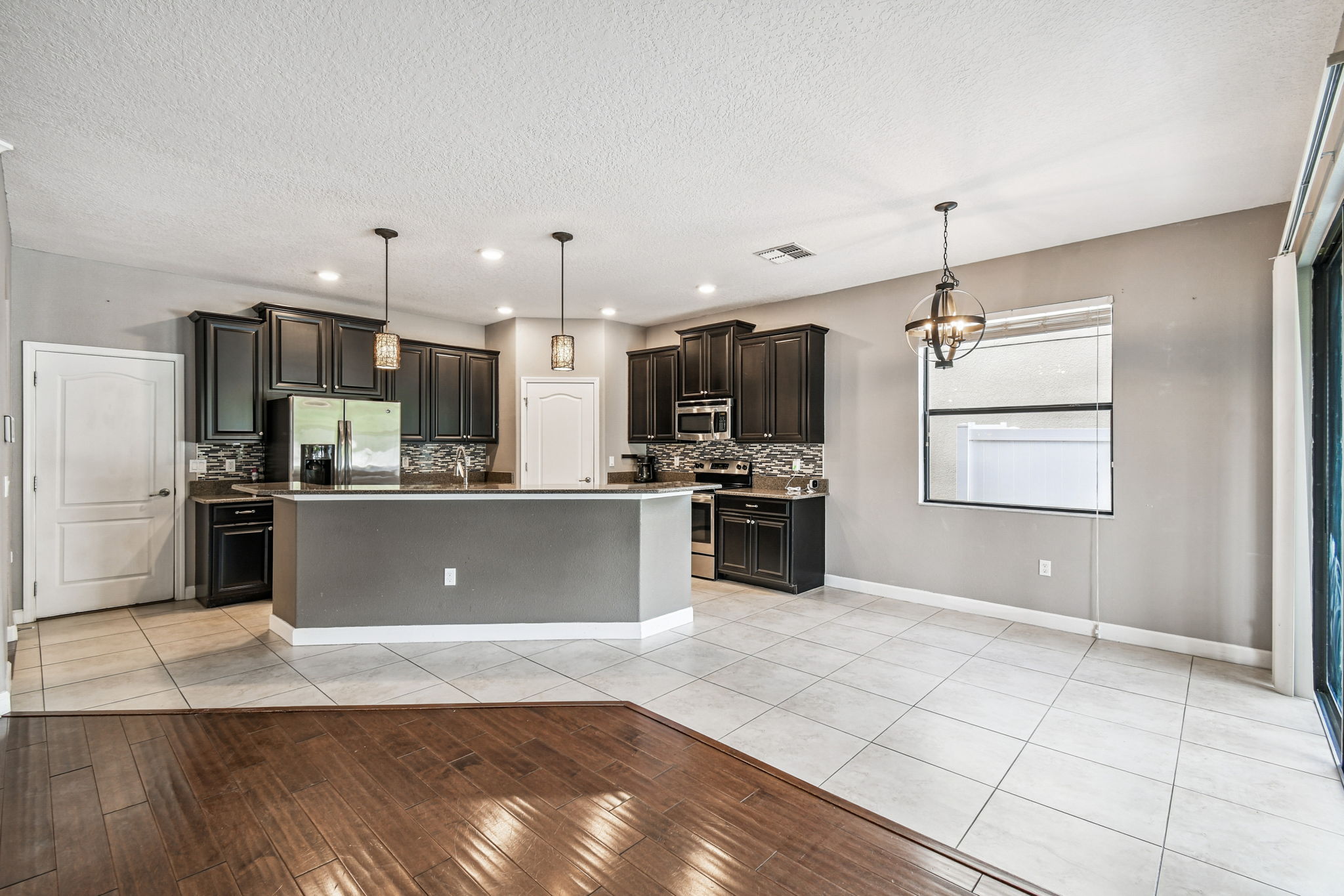 New Port Richey, Florida, 34655, United States, 6 Bedrooms Bedrooms, ,4 BathroomsBathrooms,Residential,For Sale,1980137