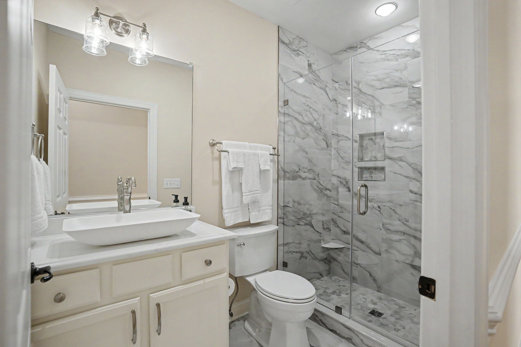  1201 River Oaks Drive, Richmond Hill - 物件實景