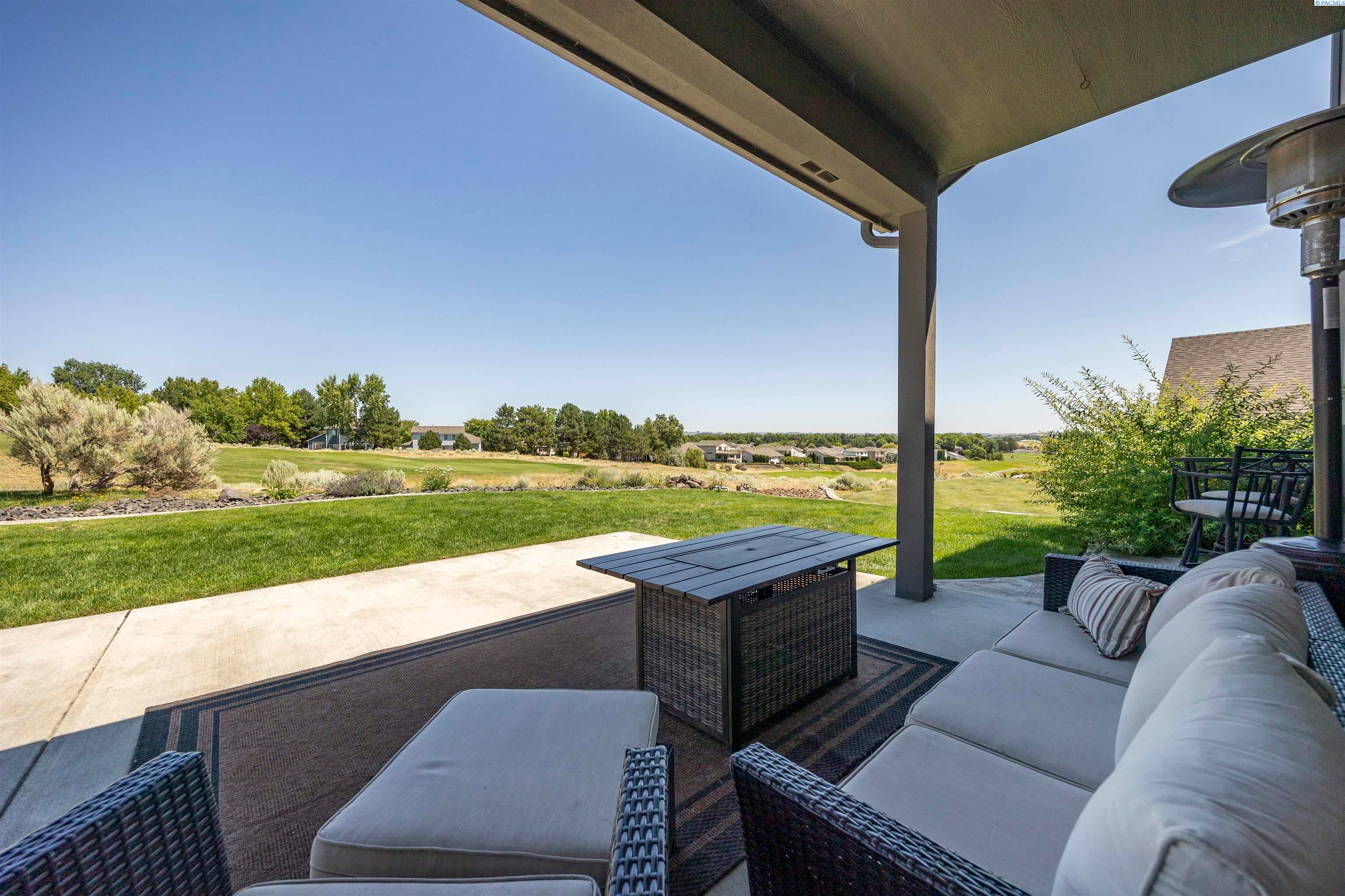 Richland, Washington, 99354, United States, 4 Bedrooms Bedrooms, ,3 BathroomsBathrooms,Residential,For Sale,1998079