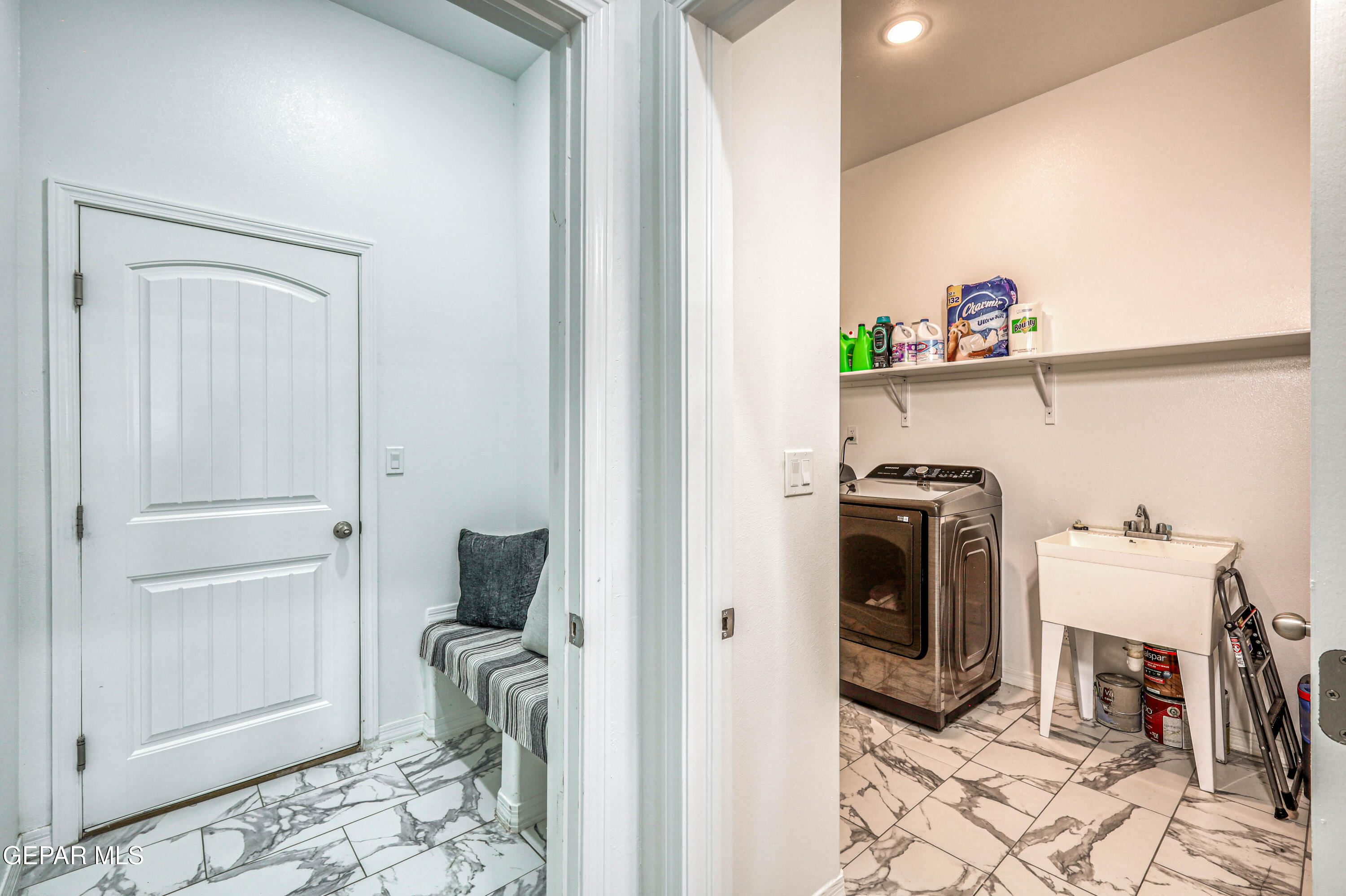 El Paso, Texas, 79911, United States, 5 Bedrooms Bedrooms, ,4 BathroomsBathrooms,Residential,For Sale,1969245