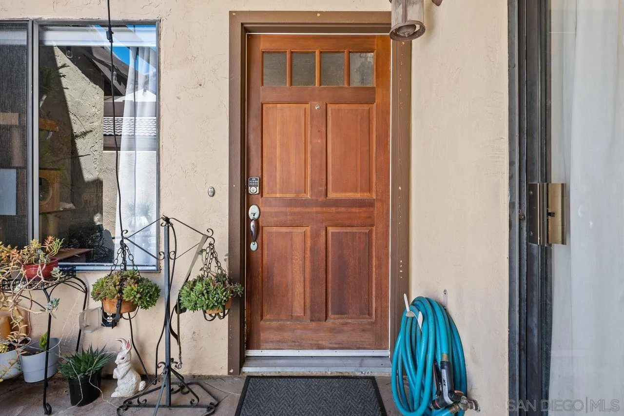 Alpine, California, 91901, United States, 2 Bedrooms Bedrooms, ,2 BathroomsBathrooms,Residential,For Sale,1902222