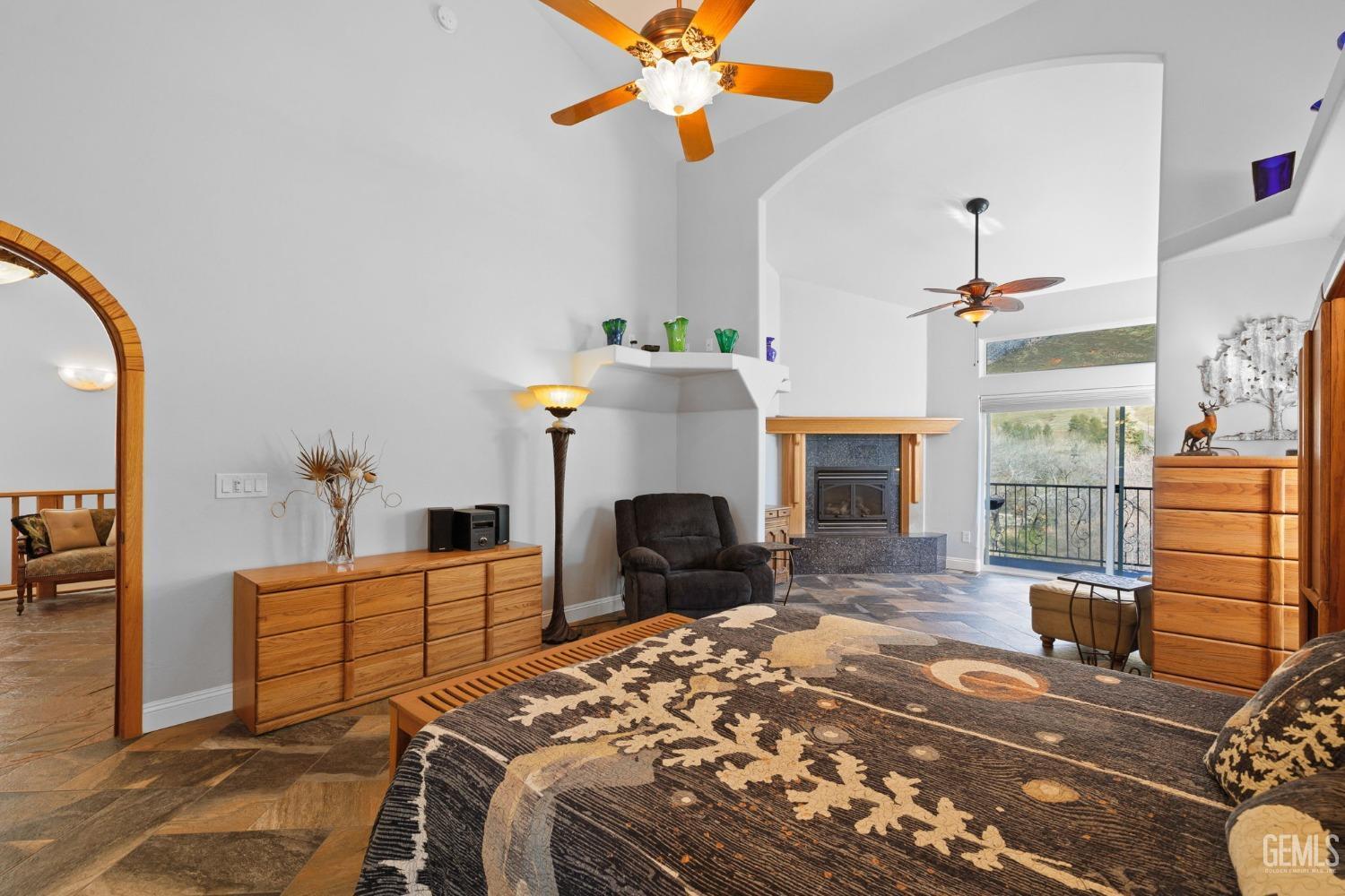 Kernville, California, 93238, United States, 4 Bedrooms Bedrooms, ,3 BathroomsBathrooms,Residential,For Sale,1941989