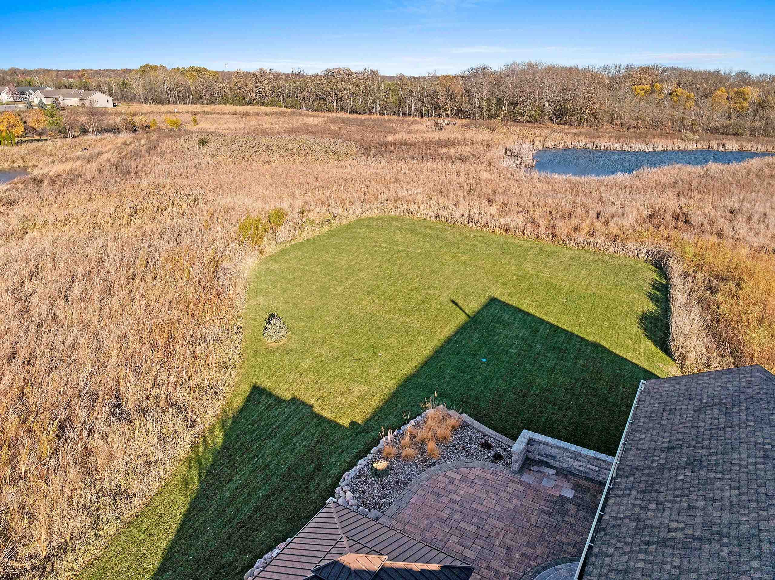 NEENAH, Wisconsin, 54956, United States, 3 Bedrooms Bedrooms, ,3 BathroomsBathrooms,Residential,For Sale,1986561