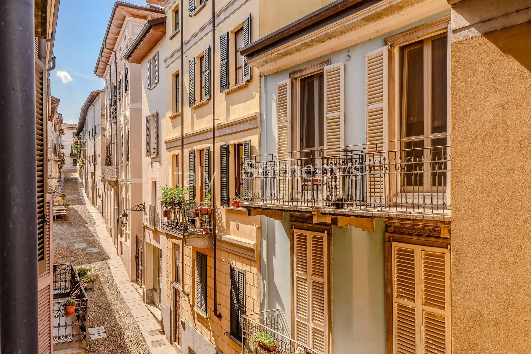  Charming Early 1900s Palazzo in prime lakefront position - 物件實景