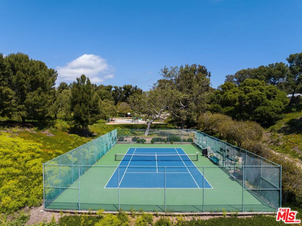 Malibu, California, 90265, United States, 3 Bedrooms Bedrooms, ,2 BathroomsBathrooms,Residential,For Sale,1795303