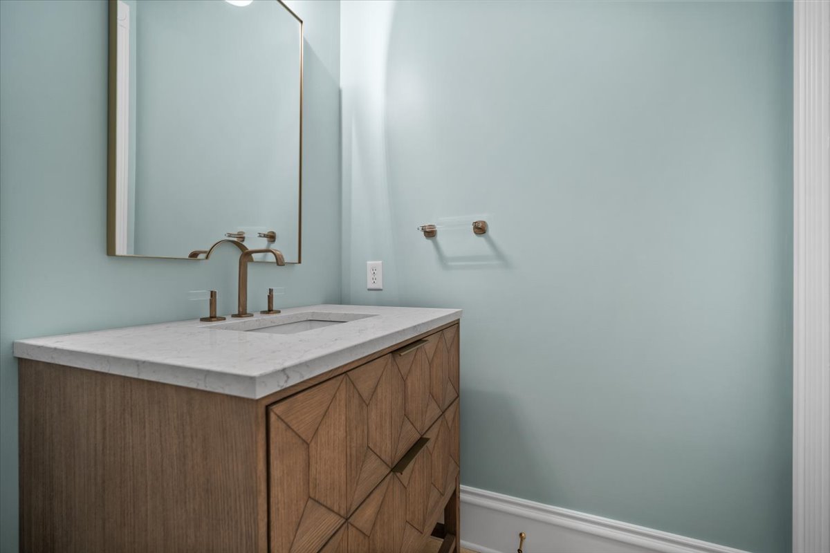 Bloomington, Illinois, 61704, United States, 4 Bedrooms Bedrooms, ,7 BathroomsBathrooms,Residential,For Sale,1941288