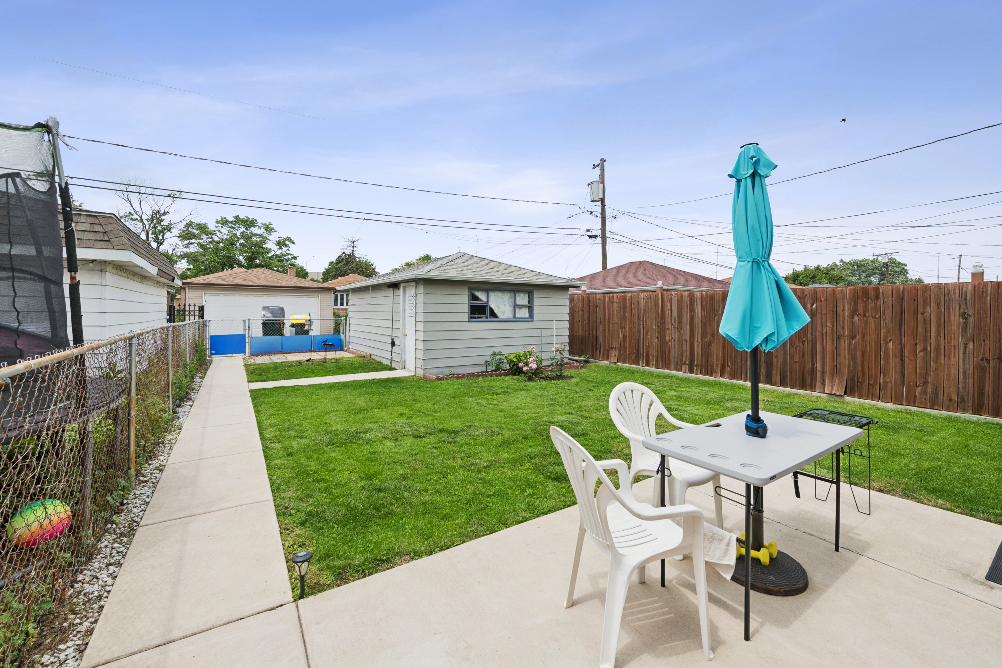  Charming and Well-Maintained Brick Bungalow in Fantastic Schiller Park Location - 物件實景