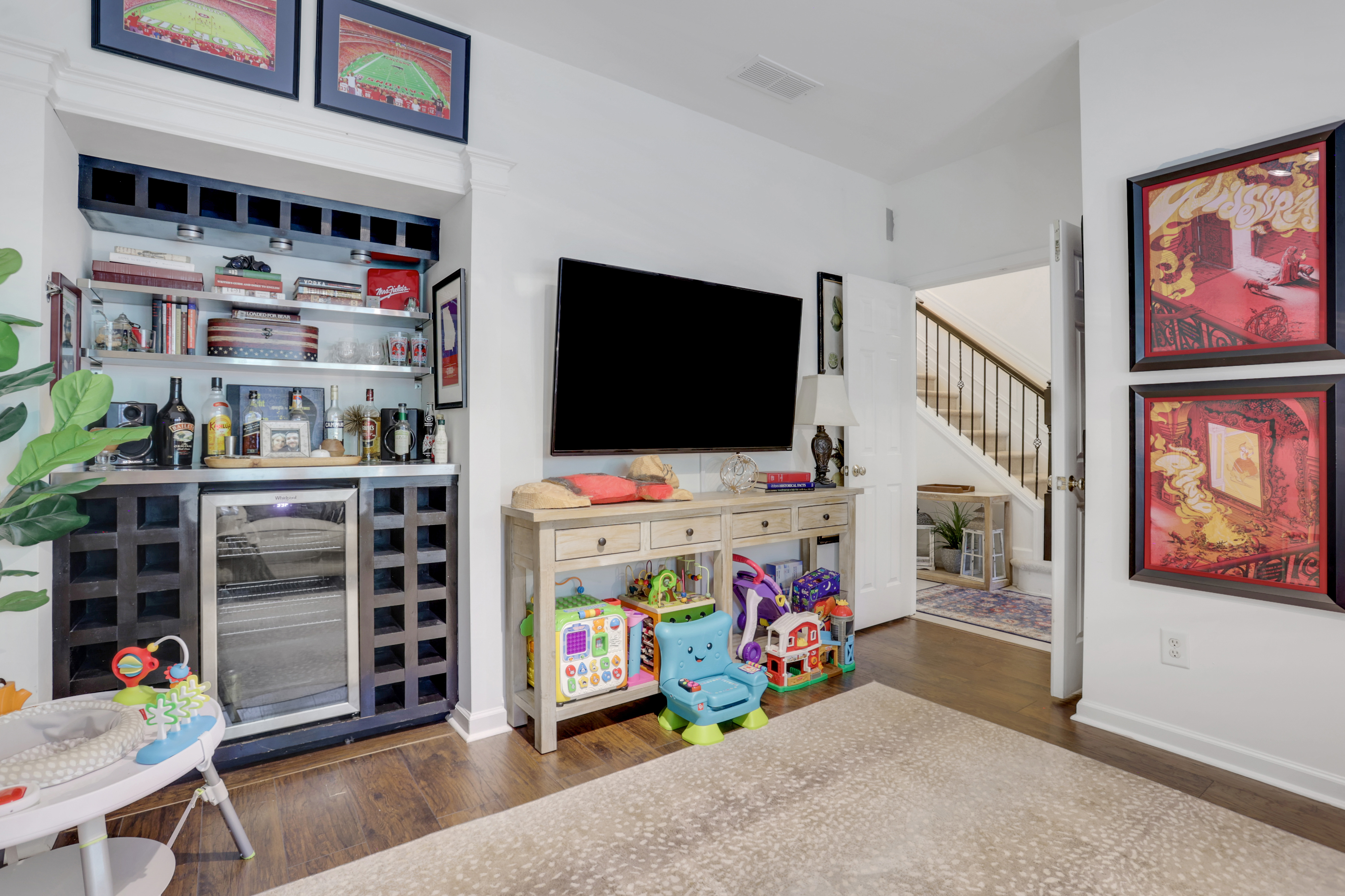  Charming Townhome in Desirable Area - 物件實景
