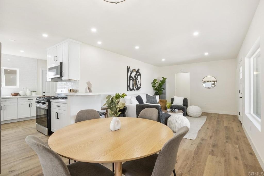 San Diego, California, 92114, United States, 3 Bedrooms Bedrooms, ,2 BathroomsBathrooms,Residential,For Sale,1991060