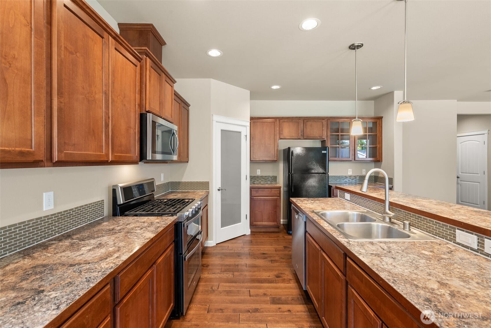 Puyallup, Washington, 98374, United States, 4 Bedrooms Bedrooms, ,3 BathroomsBathrooms,Residential,For Sale,1903446