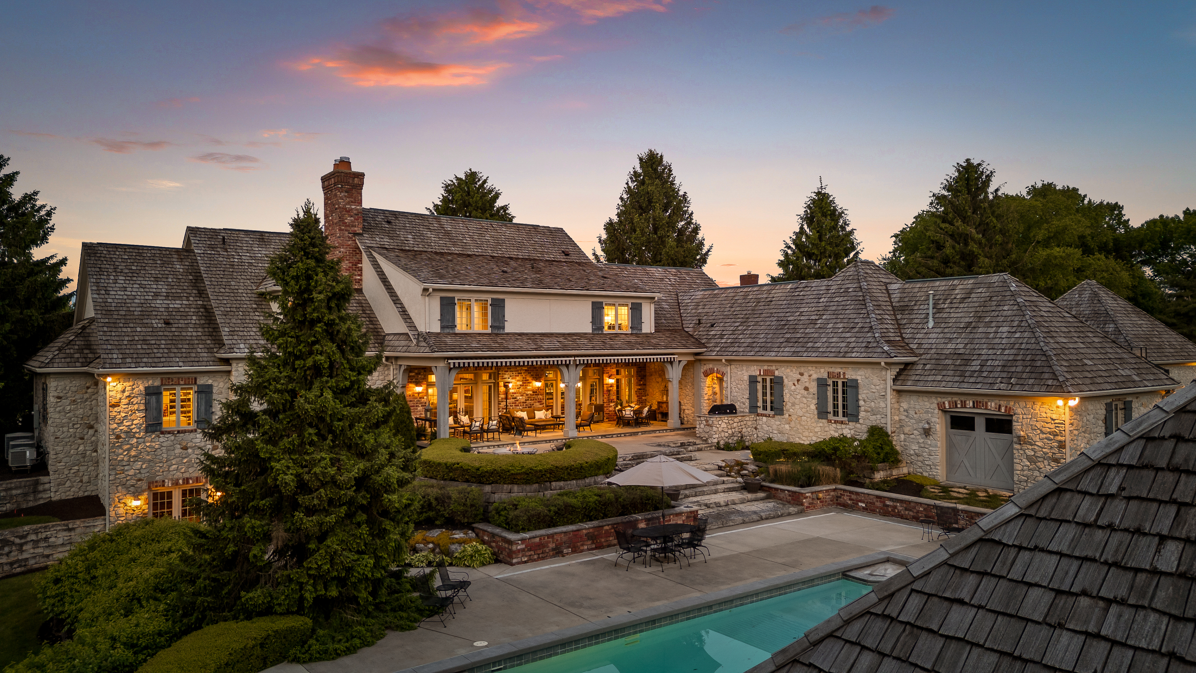  Signature Estate Set on More than 2 Acres in Desirable Zionsville Neighborhood - 物件實景