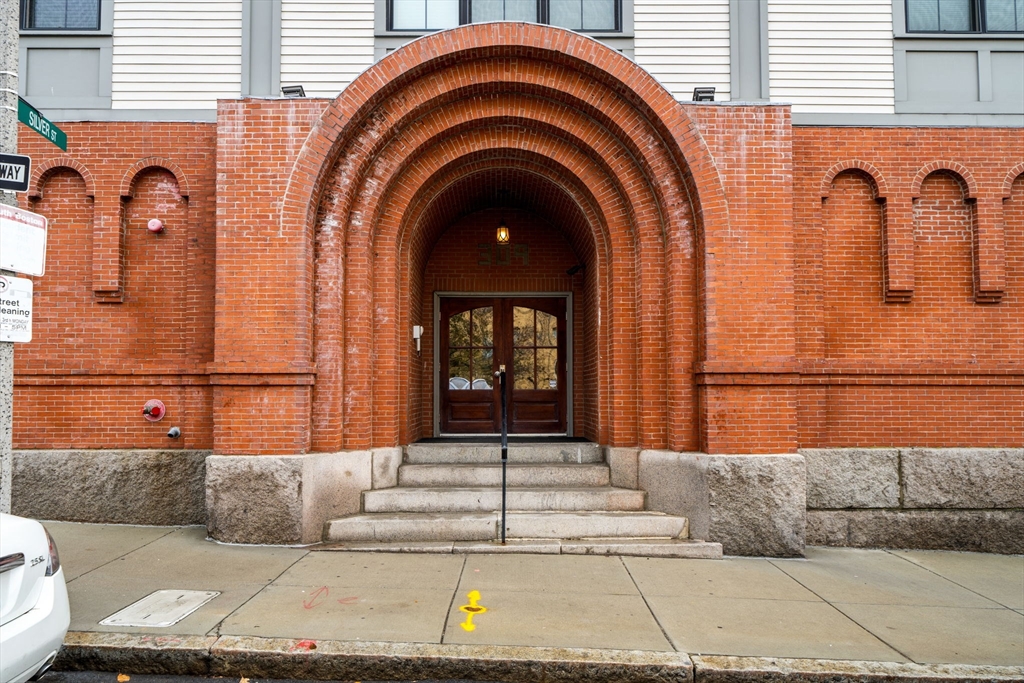 Boston, Massachusetts, 02127, United States, 2 Bedrooms Bedrooms, ,2 BathroomsBathrooms,Residential,For Sale,1999674