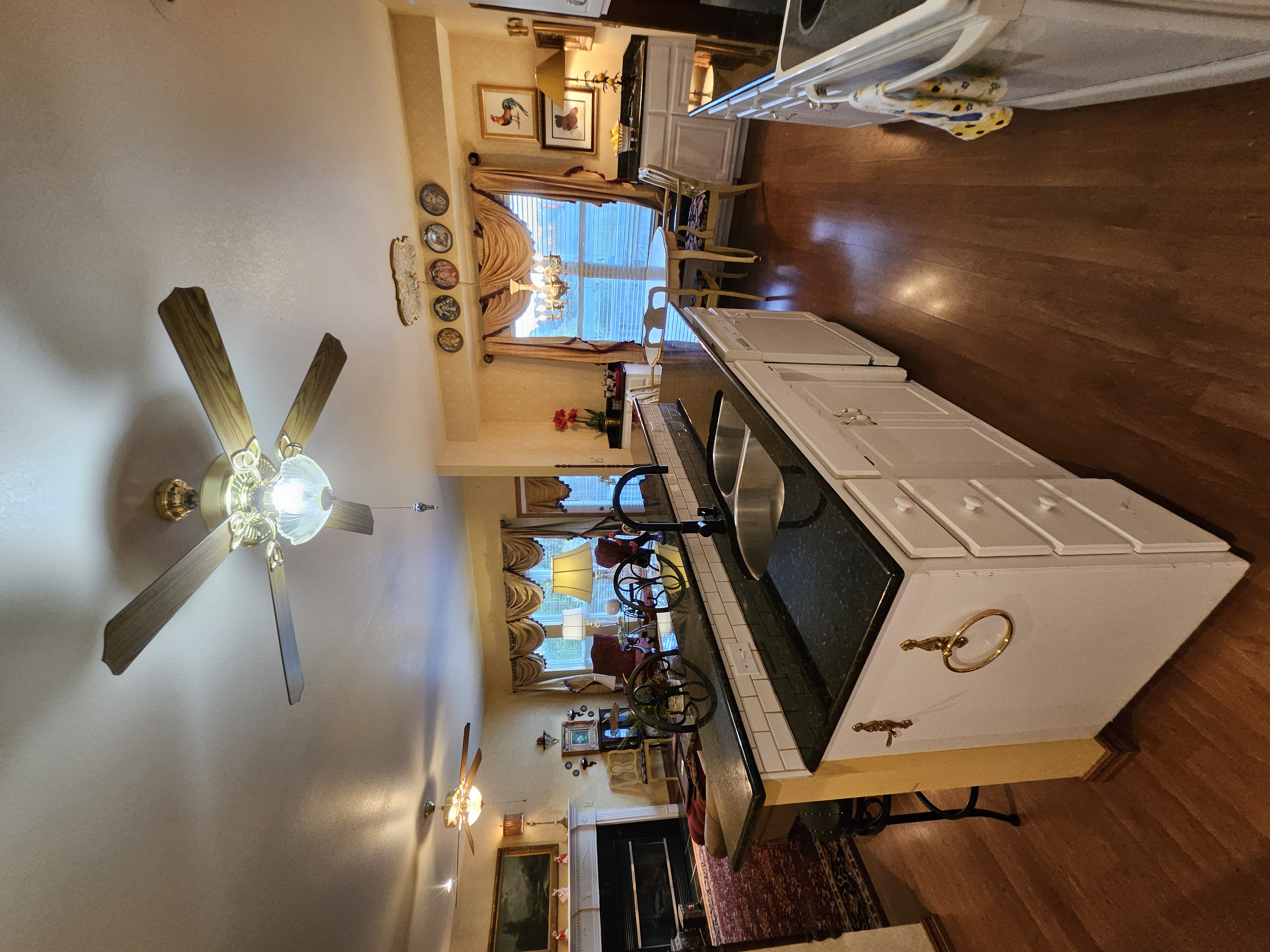 Pierce City, Missouri, 65723, United States, 5 Bedrooms Bedrooms, ,3 BathroomsBathrooms,Residential,For Sale,1984282