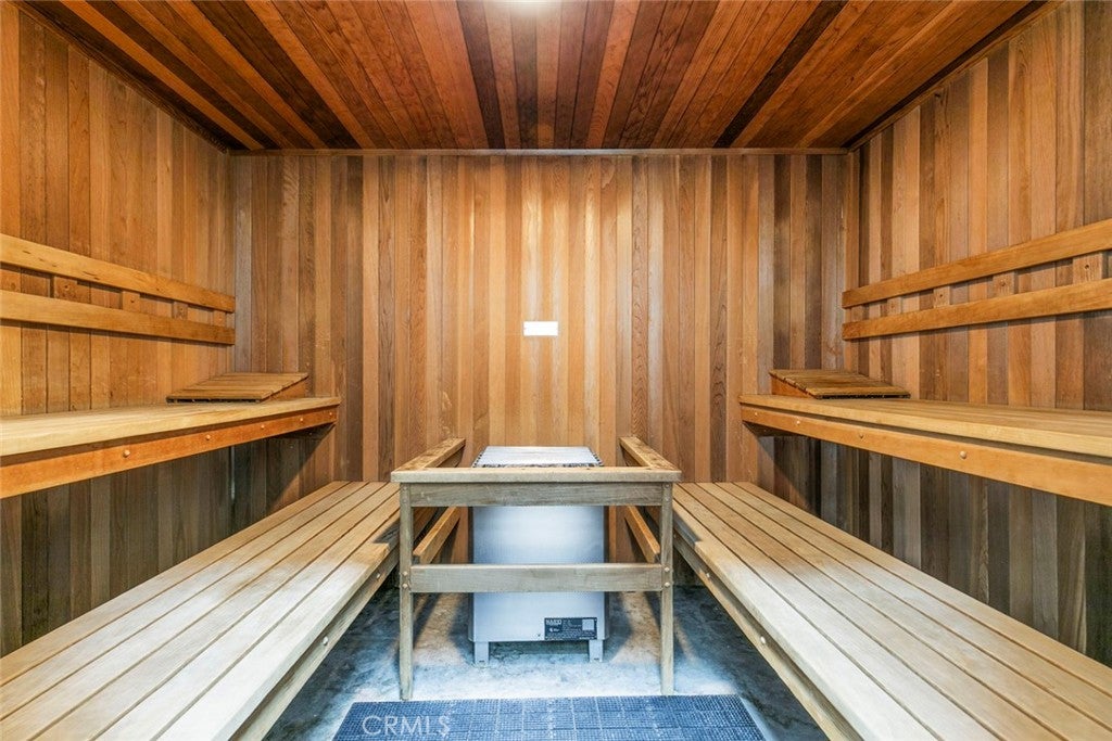 Los Angeles, California, 90068, United States, 2 Bedrooms Bedrooms, ,1 BathroomBathrooms,Residential,For Sale,1940489