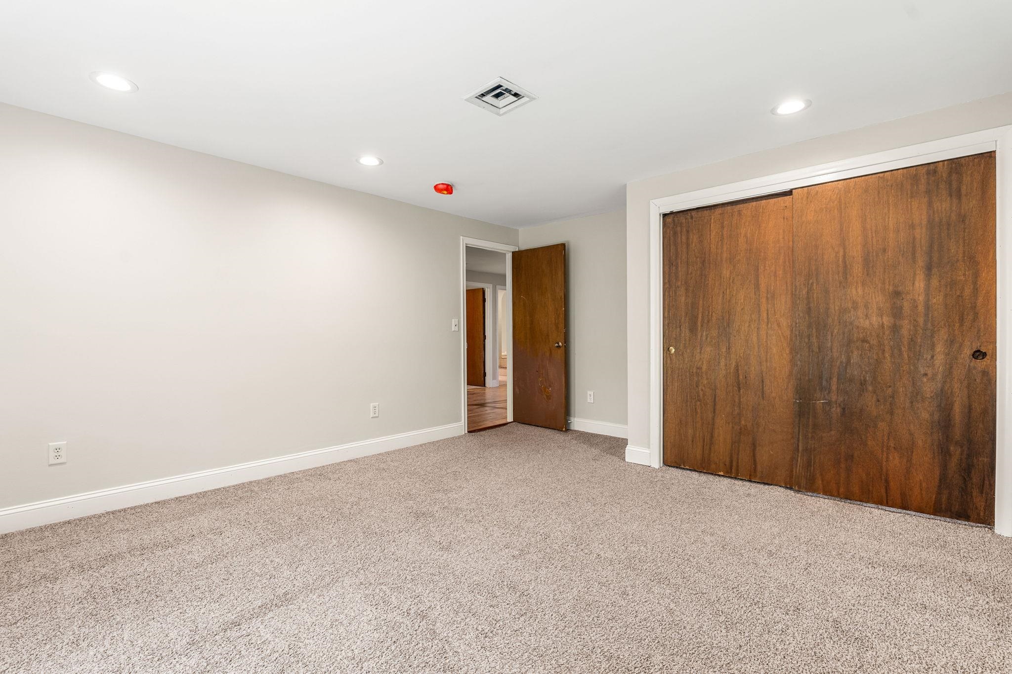 Bedford, New Hampshire, 03110, United States, 5 Bedrooms Bedrooms, ,5 BathroomsBathrooms,Residential,For Sale,1838857