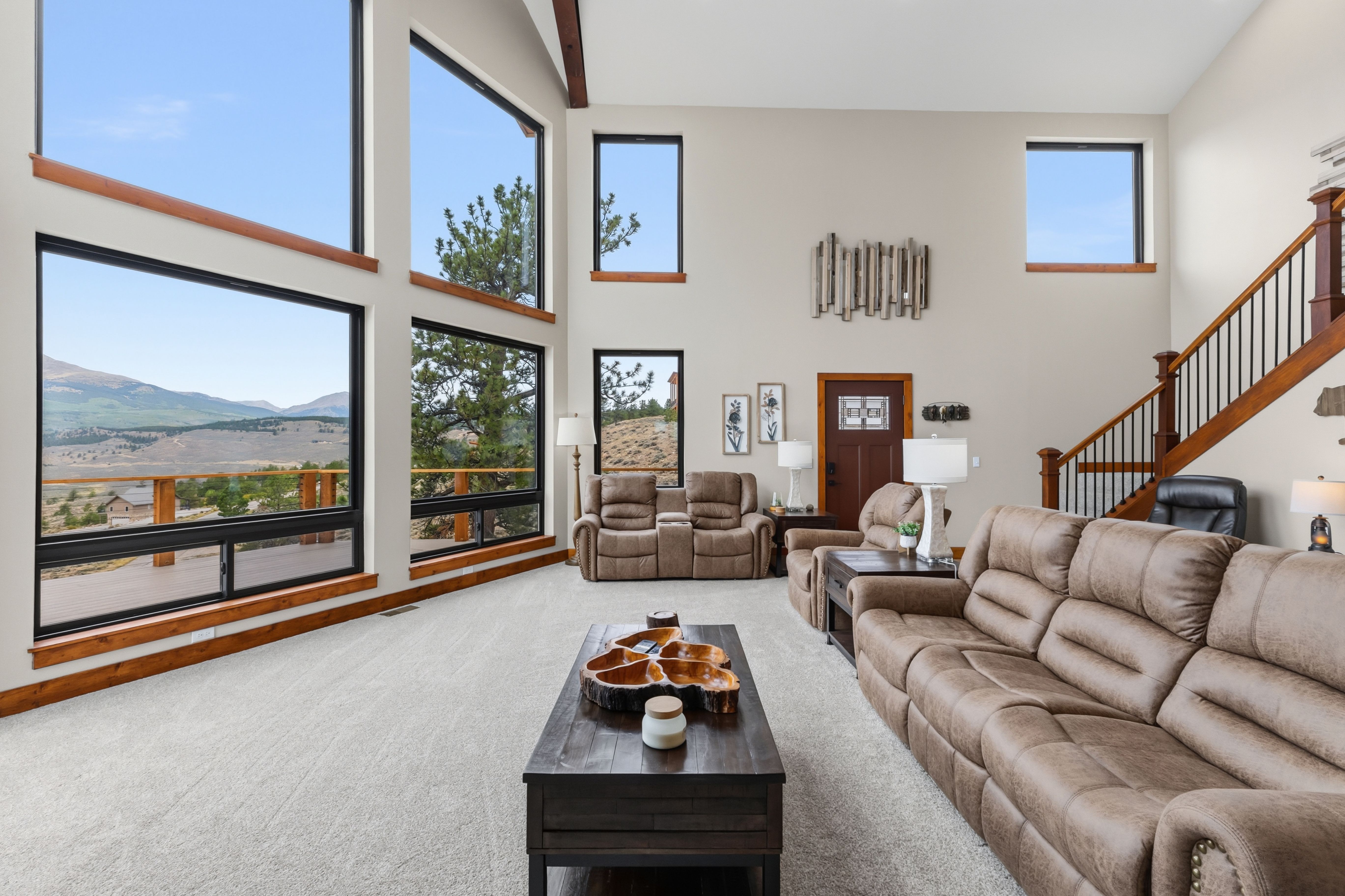  New Construction with Show-Stopping Twin Lakes Views - 物件實景