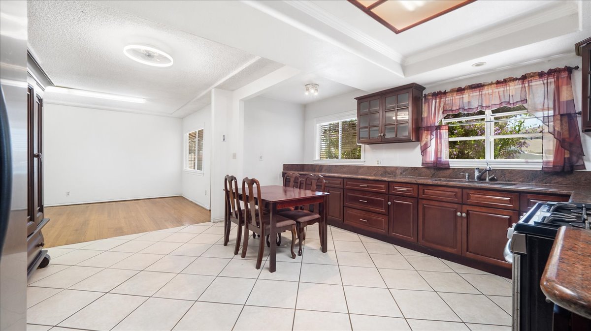 Gardena, California, 90249, United States, 3 Bedrooms Bedrooms, ,3 BathroomsBathrooms,Residential,For Sale,1937930