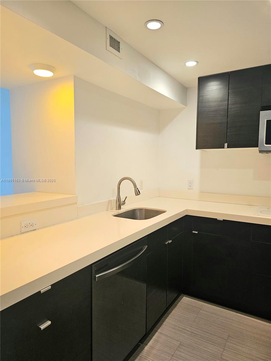 Miami Beach, Florida, 33139, United States, 1 Bedroom Bedrooms, ,1 BathroomBathrooms,Residential,For Sale,1807111