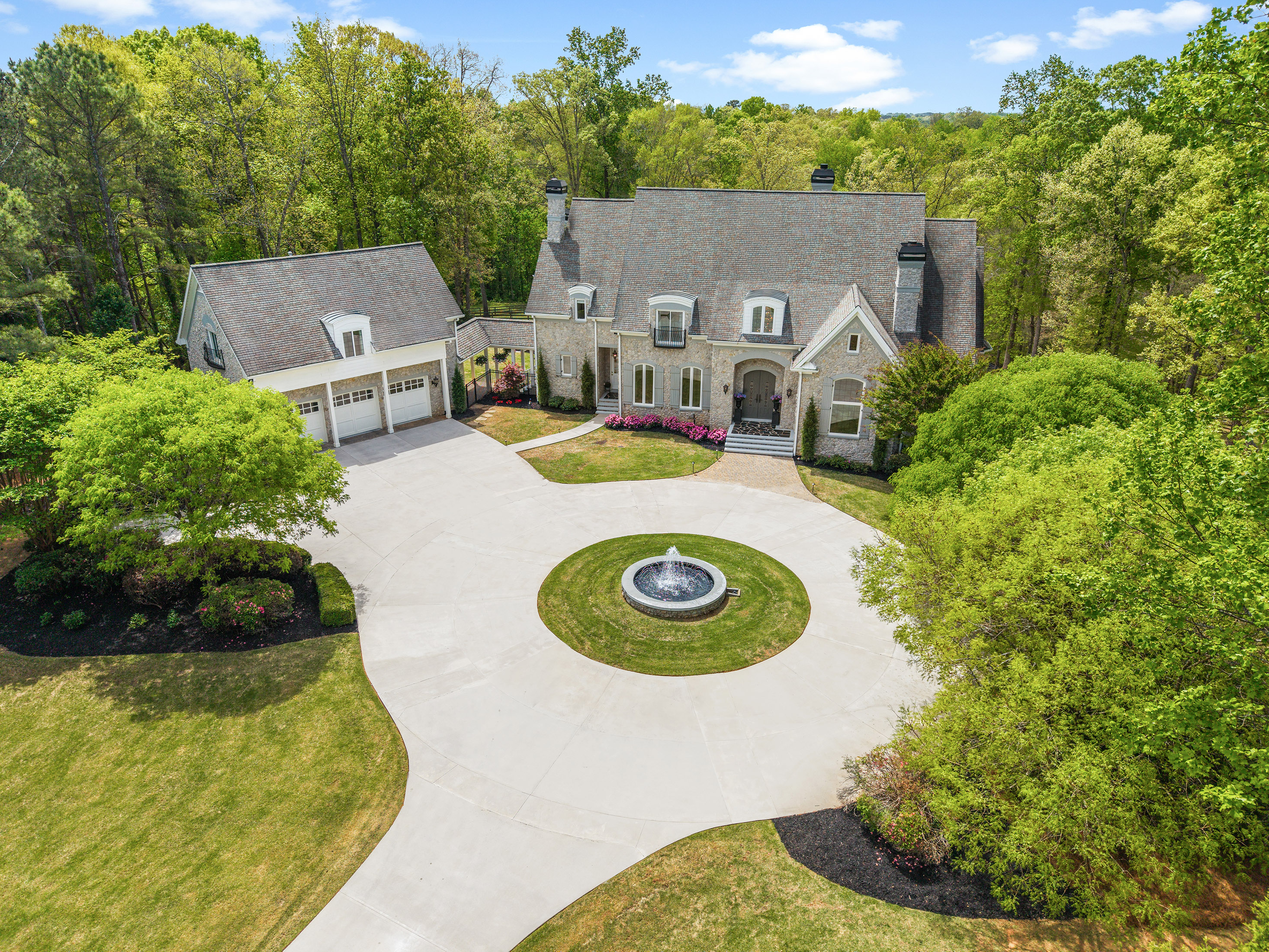  Experience Elevated Living in this Exceptional Estate-Style Residence - 物件實景