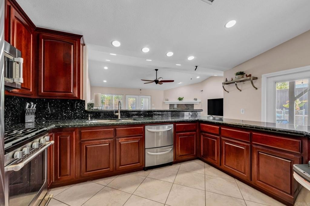 Hemet, California, 92544, United States, 5 Bedrooms Bedrooms, ,4 BathroomsBathrooms,Residential,For Sale,1940395