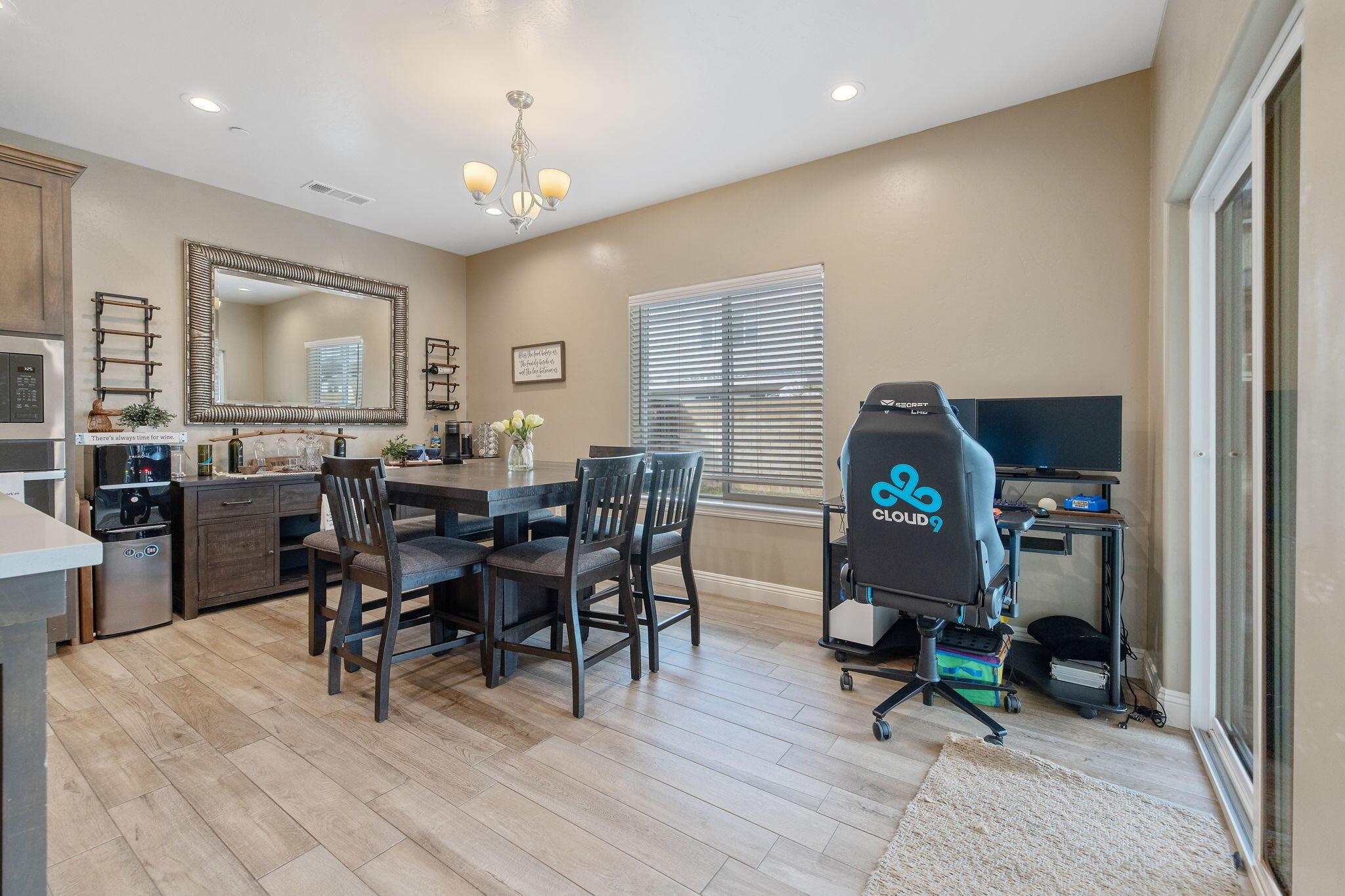 Visalia, California, 93292, United States, 4 Bedrooms Bedrooms, ,2 BathroomsBathrooms,Residential,For Sale,1995431