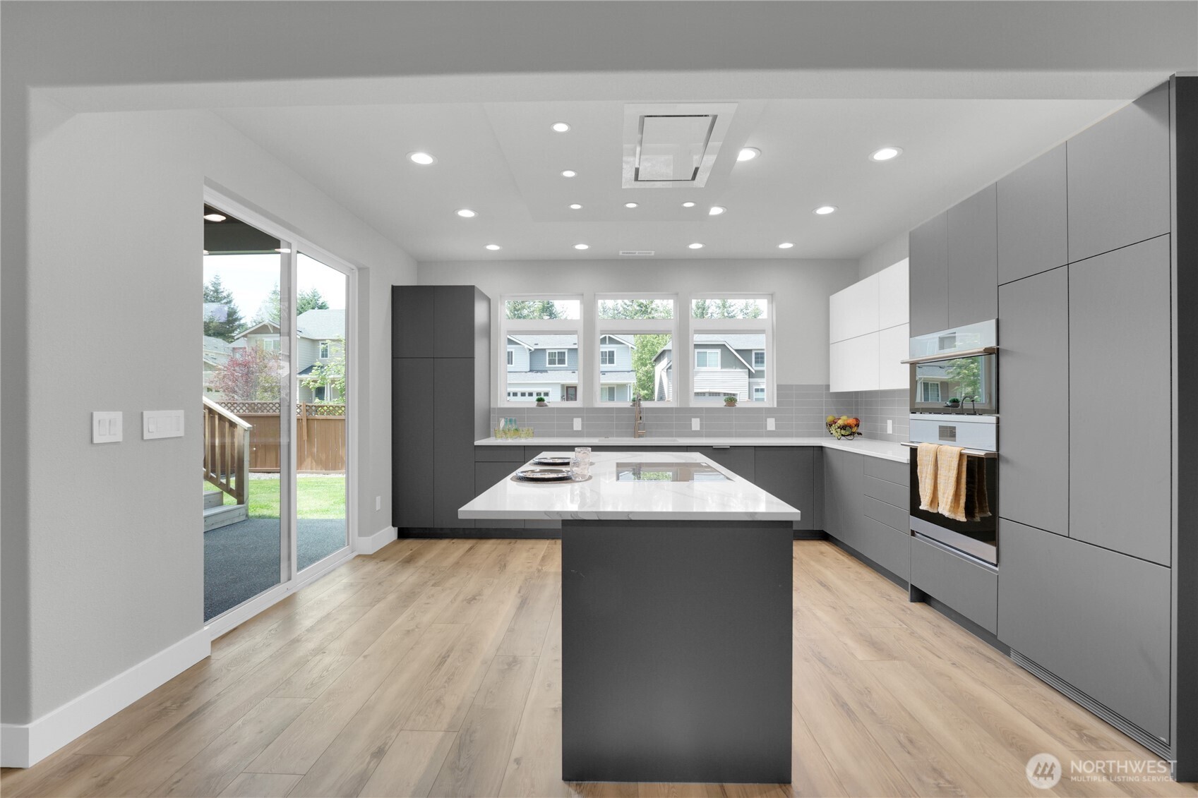 Bonney Lake, Washington, 98391, United States, 5 Bedrooms Bedrooms, ,3 BathroomsBathrooms,Residential,For Sale,1916895