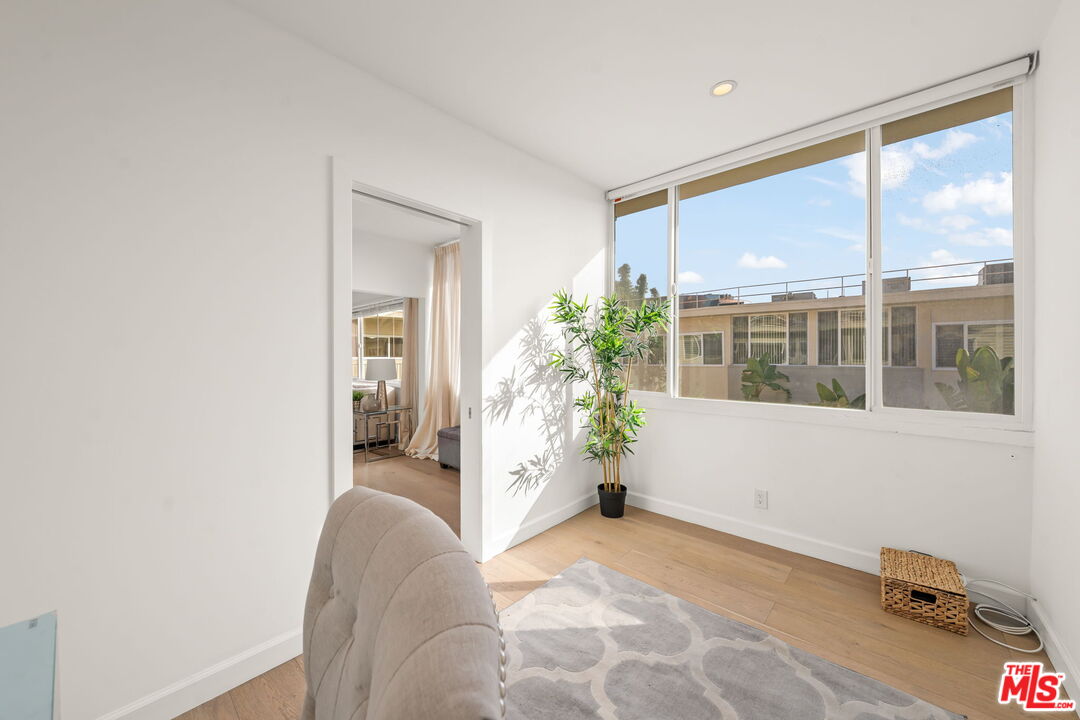 Los Angeles, California, 90046, United States, 3 Bedrooms Bedrooms, ,3 BathroomsBathrooms,Residential,For Sale,1989732