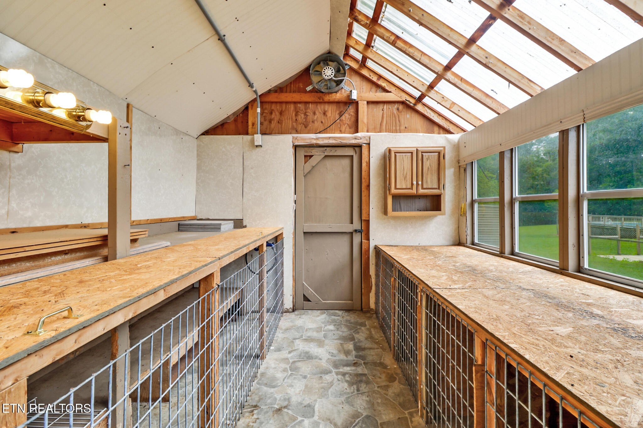 Crossville, Tennessee, 38571, United States, 3 Bedrooms Bedrooms, ,4 BathroomsBathrooms,Residential,For Sale,1979710