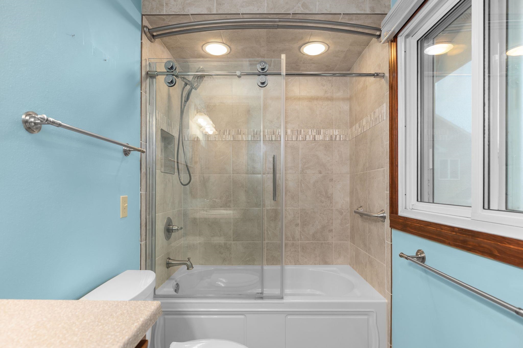 MENASHA, Wisconsin, 54942, United States, 4 Bedrooms Bedrooms, ,2 BathroomsBathrooms,Residential,For Sale,1996983