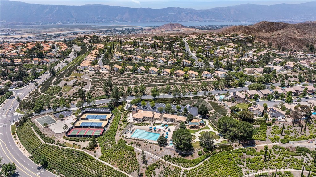 Lake Elsinore, California, 92532, United States, 4 Bedrooms Bedrooms, ,3 BathroomsBathrooms,Residential,For Sale,2048913