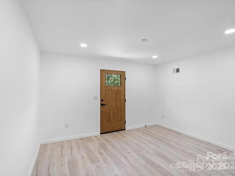 Matthews, North Carolina, 28105, United States, 5 Bedrooms Bedrooms, ,4 BathroomsBathrooms,Residential,For Sale,2003346