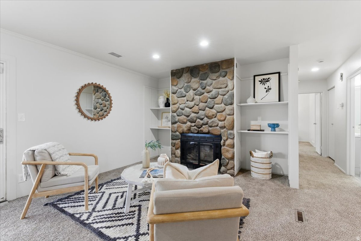 West Jordan, Utah, 84084, United States, 4 Bedrooms Bedrooms, ,2 BathroomsBathrooms,Residential,For Sale,1996138