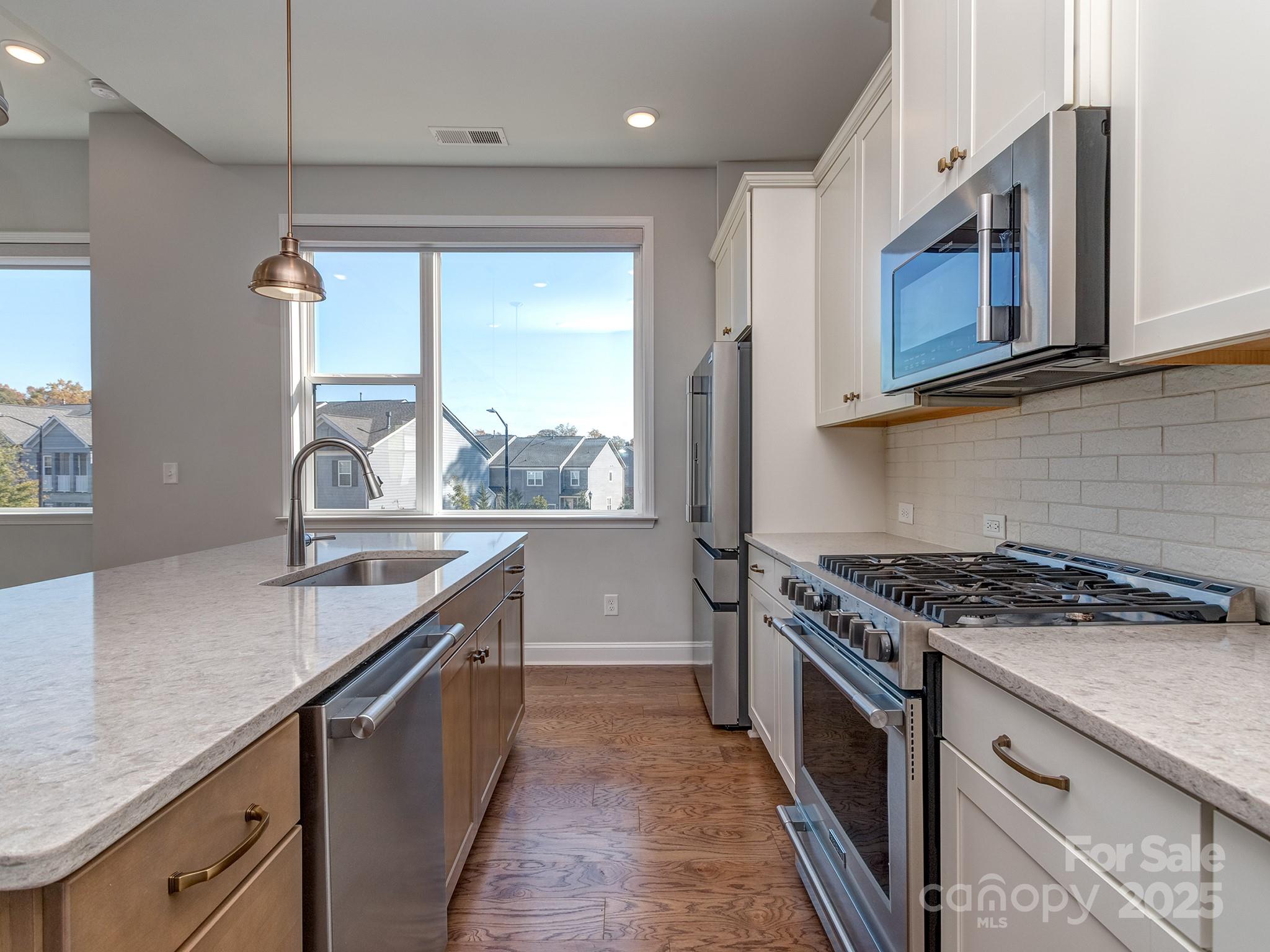 Charlotte, North Carolina, 28277, United States, 4 Bedrooms Bedrooms, ,4 BathroomsBathrooms,Residential,For Sale,1989428