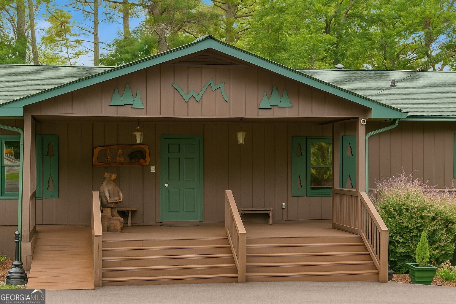 Ellijay, Georgia, 30536, United States, 4 Bedrooms Bedrooms, ,4 BathroomsBathrooms,Residential,For Sale,1888525