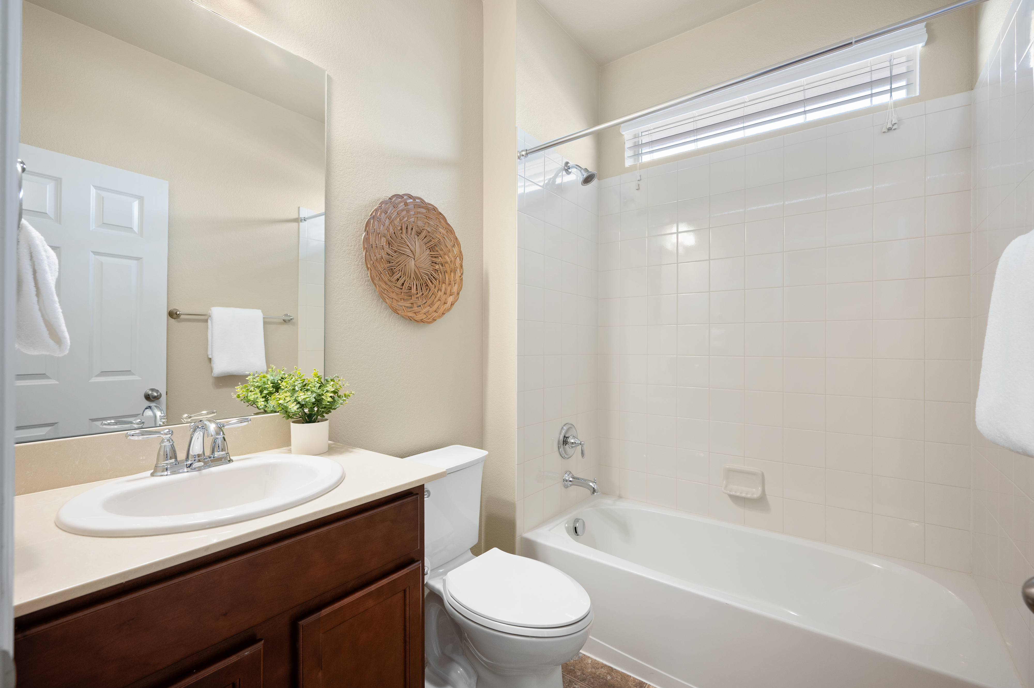  Bright and Inviting Ranch-Style Home in the Heart of Brighton - 物件實景
