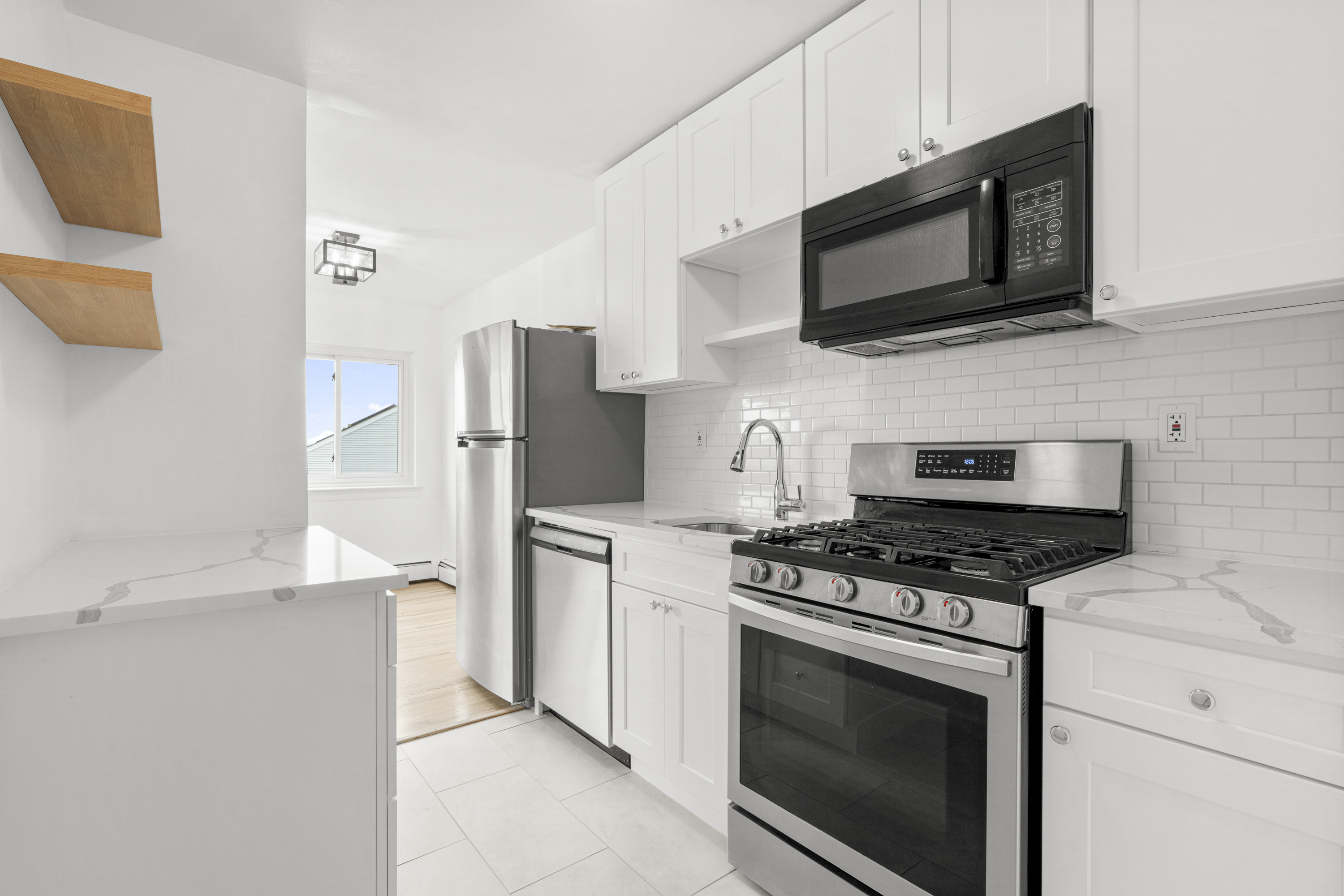  900 Midland Avenue - 物件實景