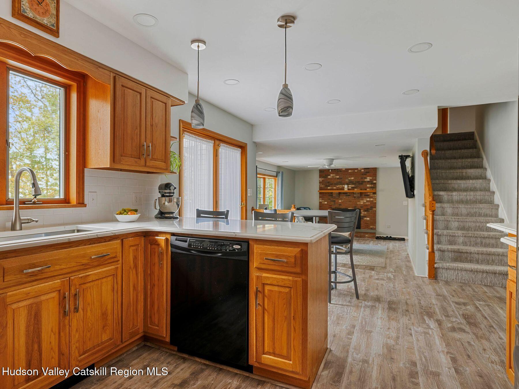 Lake Katrine, New York, 12449, United States, 4 Bedrooms Bedrooms, ,3 BathroomsBathrooms,Residential,For Sale,1987709