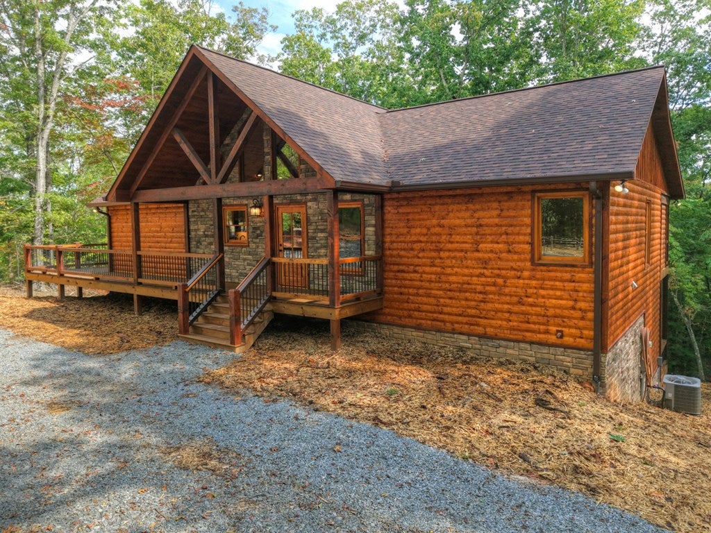 Mineral Bluff, Georgia, 30559, United States, 4 Bedrooms Bedrooms, ,3 BathroomsBathrooms,Residential,For Sale,1953348