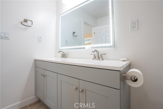 Long Beach, California, 90805, United States, 4 Bedrooms Bedrooms, ,2 BathroomsBathrooms,Residential,For Sale,2048127