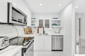 Hillsboro Beach, Florida, 33062, United States, 2 Bedrooms Bedrooms, ,2 BathroomsBathrooms,Residential,For Sale,1988895