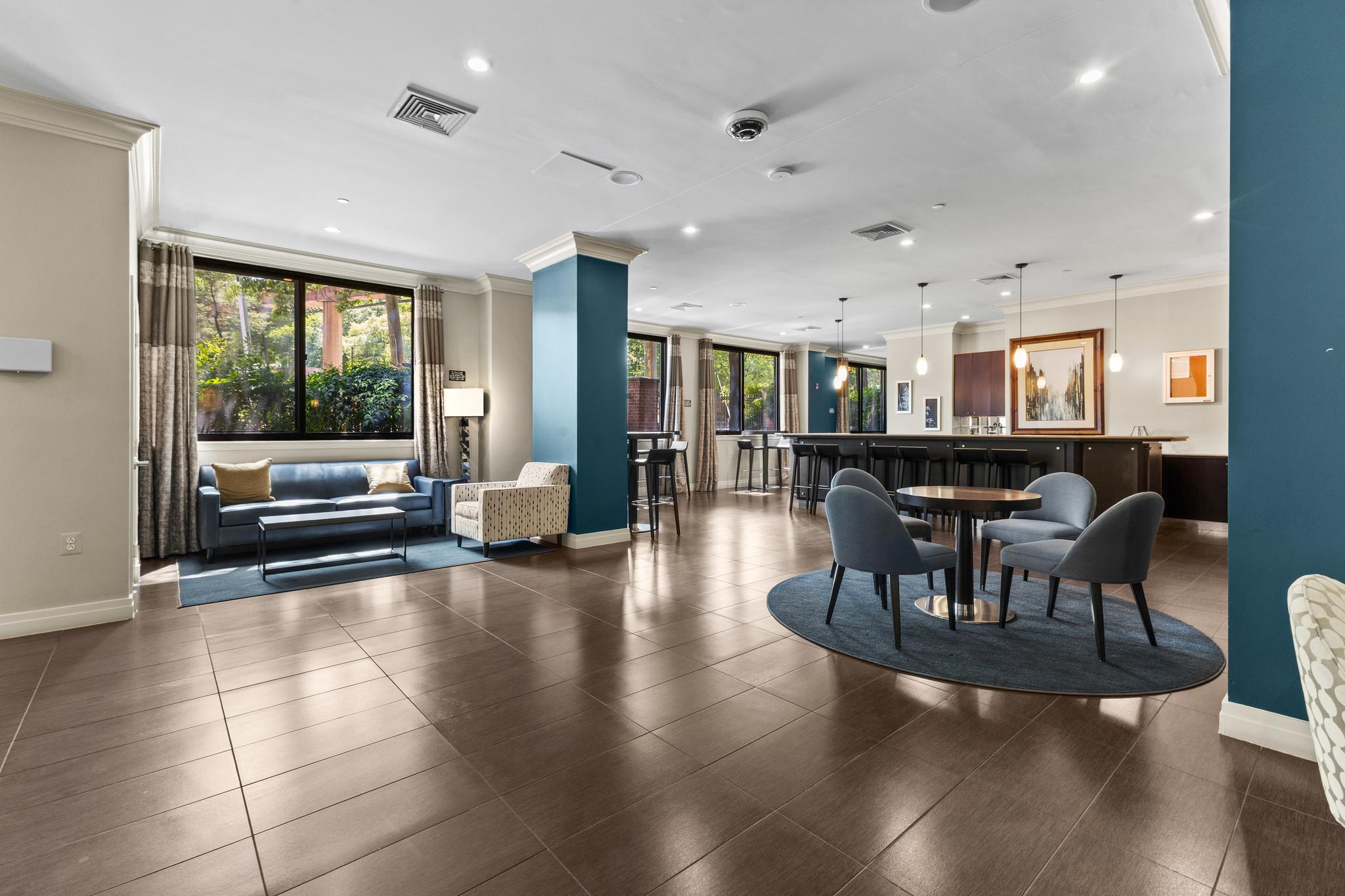  2451 Midtown Avenue, Alexandria, VA, 22303 - 物件實景