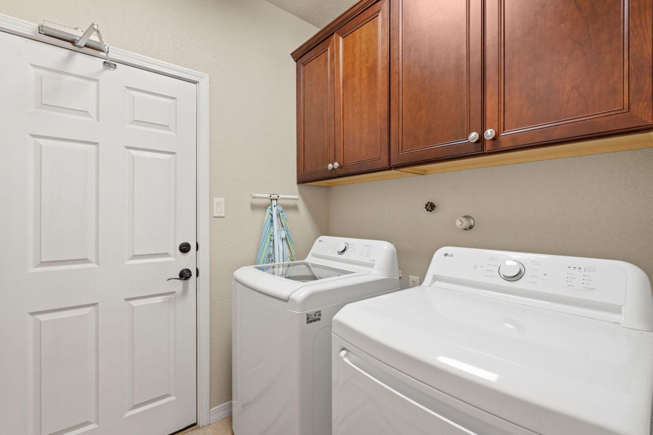 Rio Rancho, New Mexico, 87144, United States, 4 Bedrooms Bedrooms, ,3 BathroomsBathrooms,Residential,For Sale,1918092