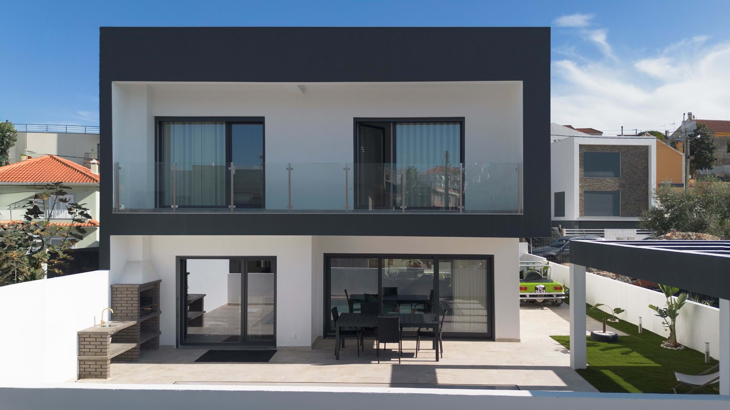 Almada, Setúbal, 2820-638, PT, 4 Bedrooms Bedrooms, ,2 BathroomsBathrooms,Residential,For Sale,1699362